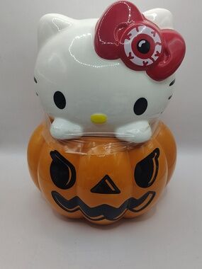 Hello Kitty Halloween Pumpkin Ceramic Cookie Jar 2024, NEW